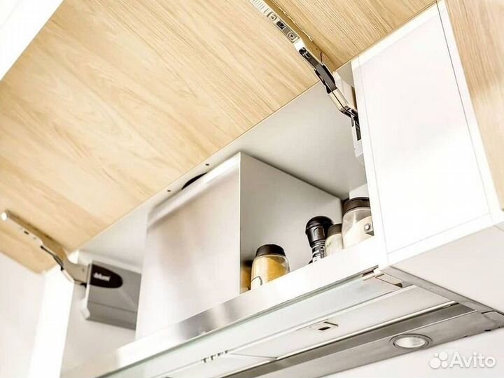 Кухонный гарнитур в стиле модерн