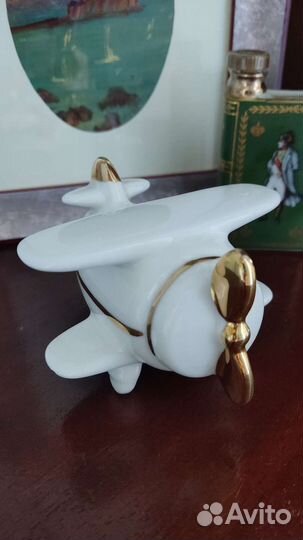 Фарфоровая статуэтка -самолетик