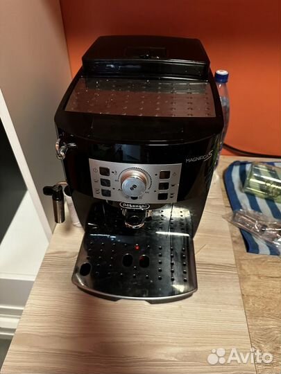 Кофемашина delonghi magnifica s