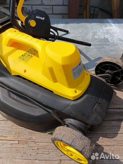 Газонокосилка электрическая