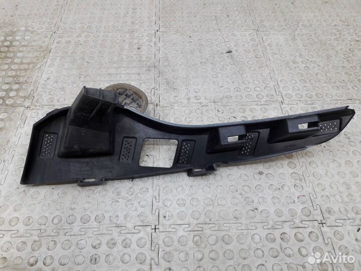 Кронштейн бампера передний правый Renault Arkana