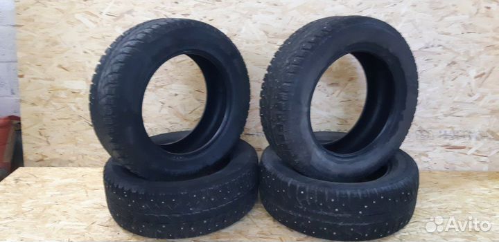 Bridgestone Ice Cruiser 7000S 215/60 R16 99T