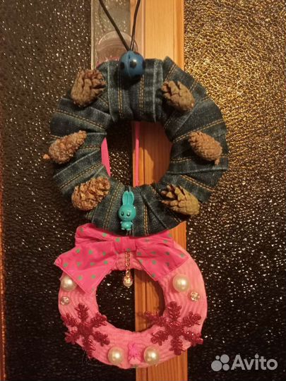 Рождественские венки на вход в