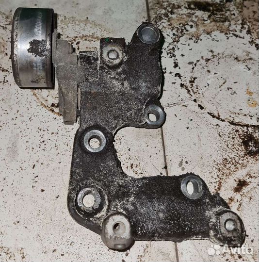 Натяжной ролик генератора toyota 2grfe