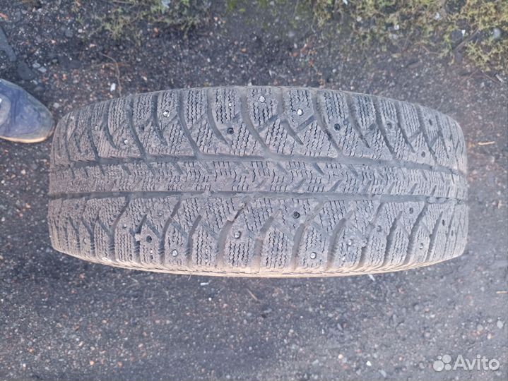 Bridgestone Ice Cruiser 7000S 185/70 R14 88