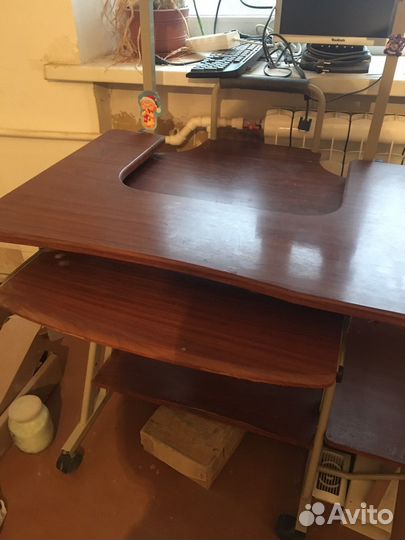 Стол компьютерный