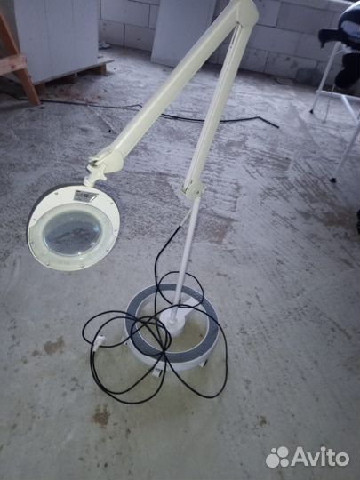 Лампа лупа для косметолога