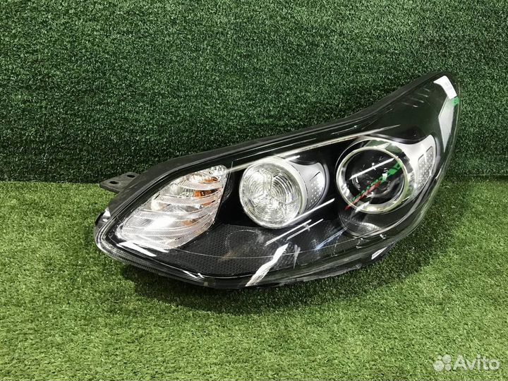 Фара левая Kia Sportage