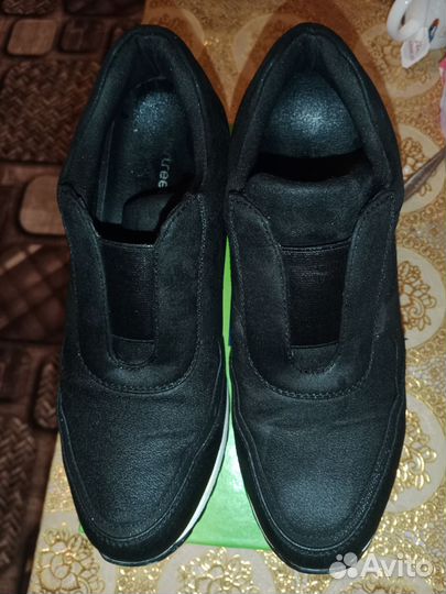 Кроссовки женские37размер,б/у