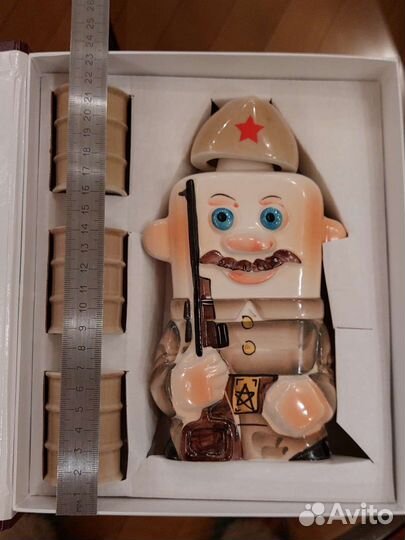 Коллекционный штоф и стопки керамика в коробке