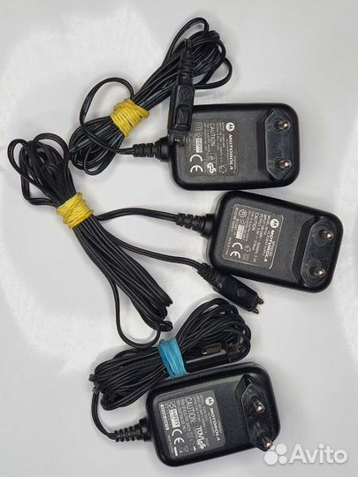 Три зарядных устройства для motorola