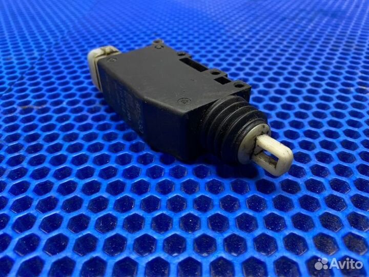 Активатор замка двери Opel Corsa B 1.2 1999