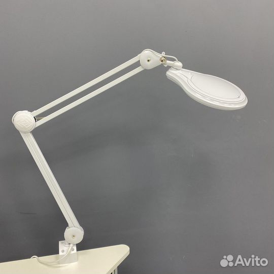 Лампа-лупа с регистрационным удостоверением