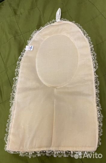 Зеркальце в матерчатом обрамлении с кармашками