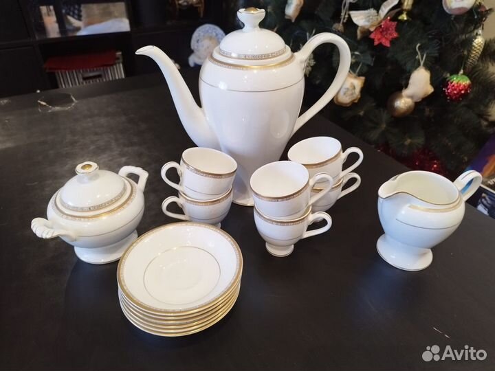 Фирменный чайный сервиз