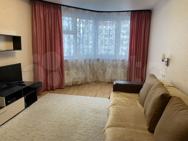 1-к. квартира, 42 м², 14/25 эт.