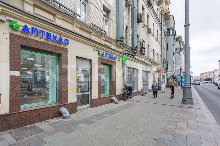 Продам торговое помещение, 375.8 м²