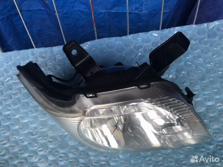 Фара правая Ford Explorer U251 4.0L sohc 12-valve