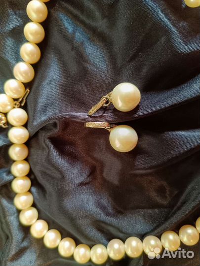 Жемчужные бусы с серебряными сережками