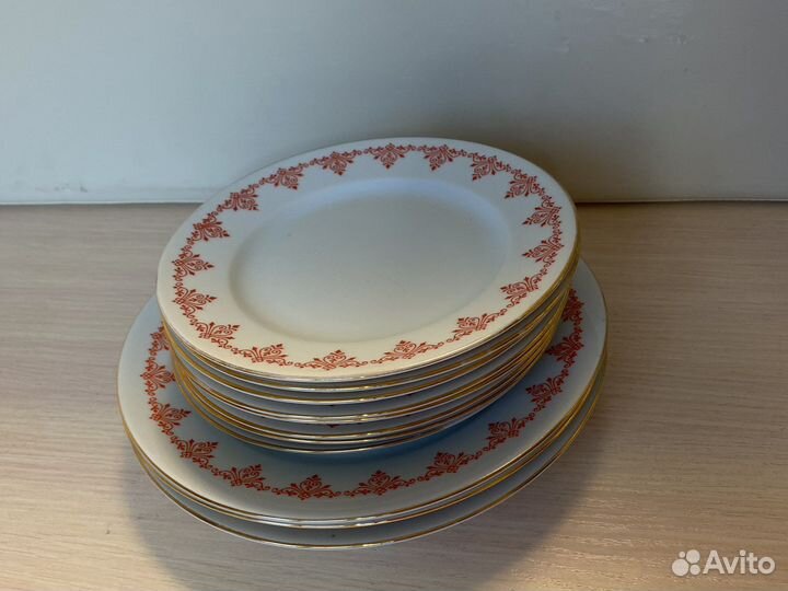 Набор тарелок