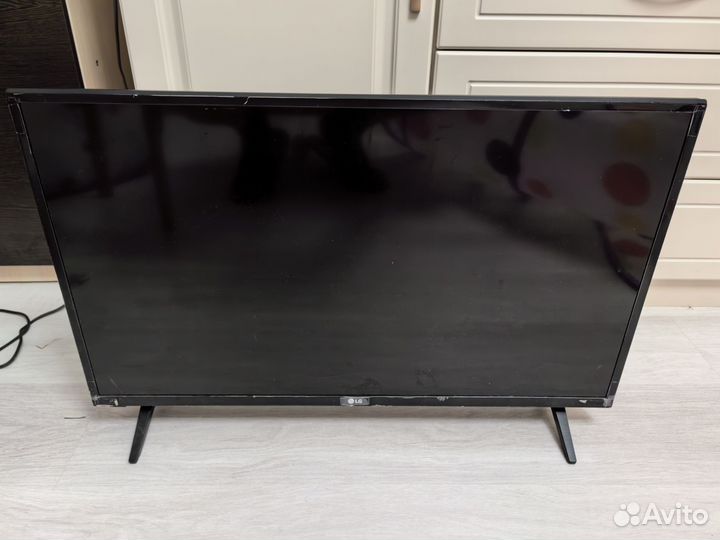 Телевизор lg на запчасти 32LG500V