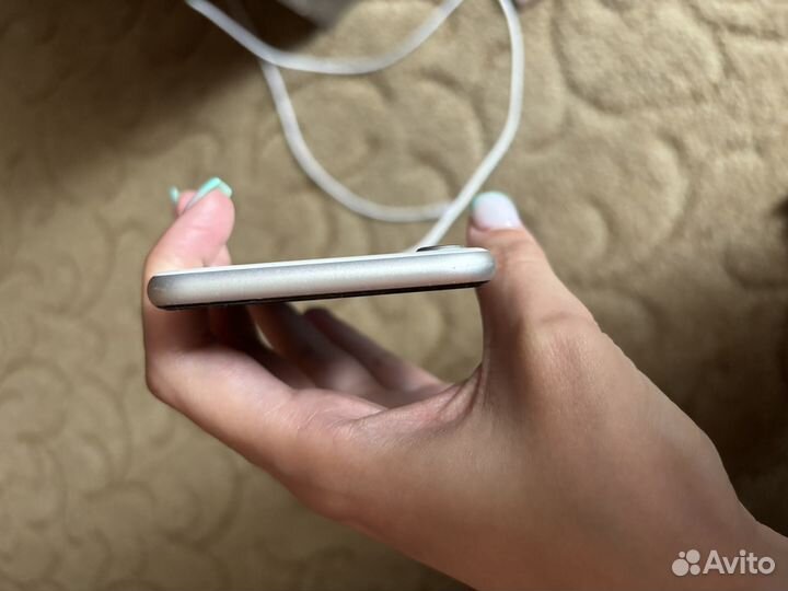 iPhone SE (2020), 64 ГБ