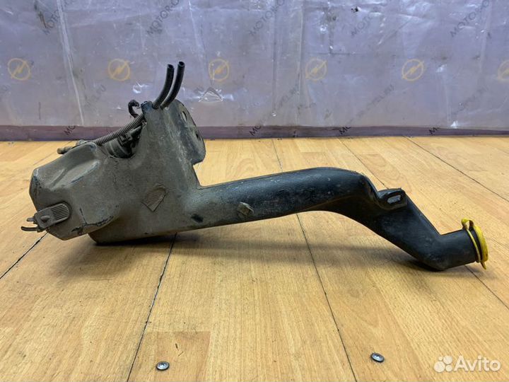 Бачок омывателя Opel Zafira B