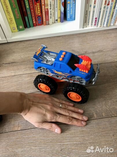Машинка Hot Wheels Monster Trucks (хот вилз)