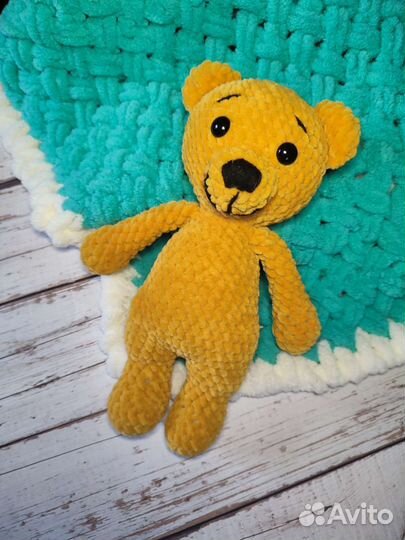 Вязанная игрушка плюшевый медвежонок ручная работа