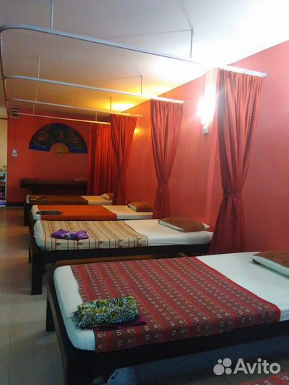 Массажист тайского массажа