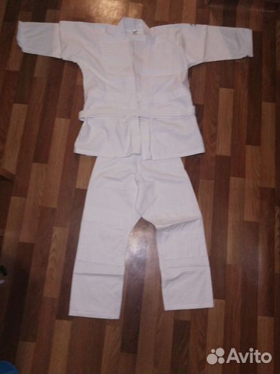 Продаю вещи для кикбоксинга и дзюдо