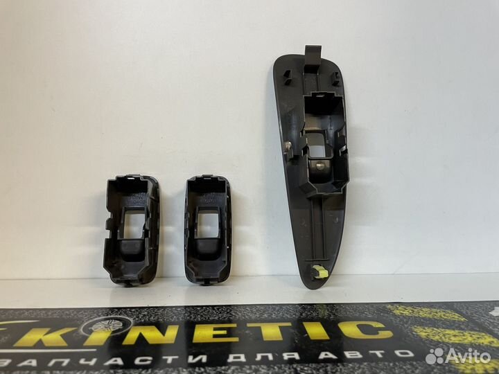 Накладка кнопки стеклоподъемника Alphard H10