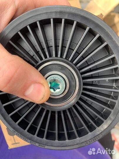 BMW 32427564649 обводной ролик