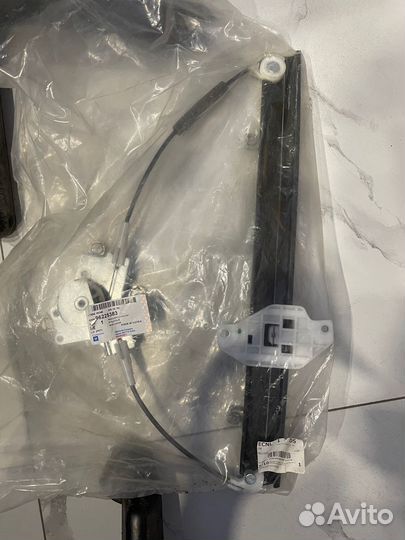 Механизм стеклоподьемника передней левой двери