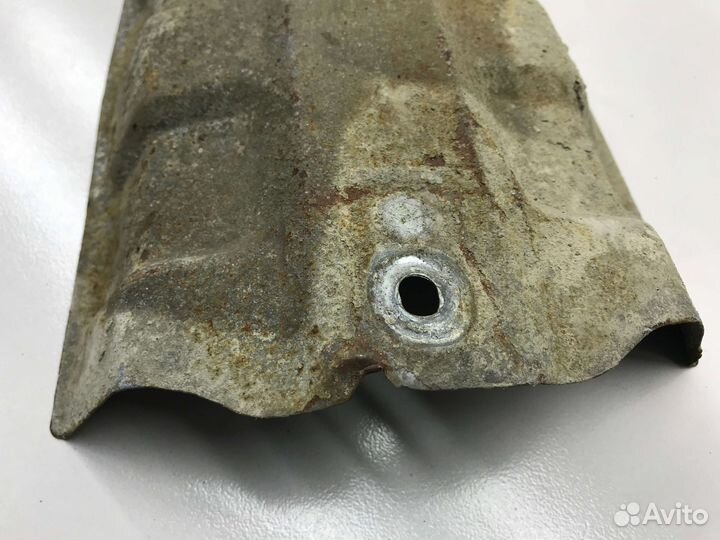 Кожух выхлопной Daihatsu Gran Move 2000 г.в