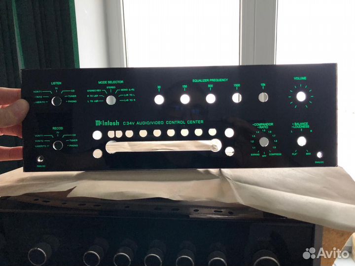 Панель на Усилитель McIntosh C32-34 Preamplifier
