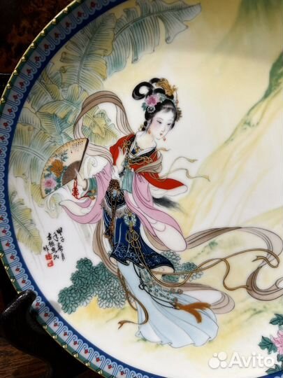 Тарелка серии красавицы красного особняка