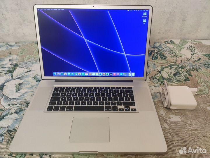 MacBook Pro 17, 8GB RAM, SSD+HDD