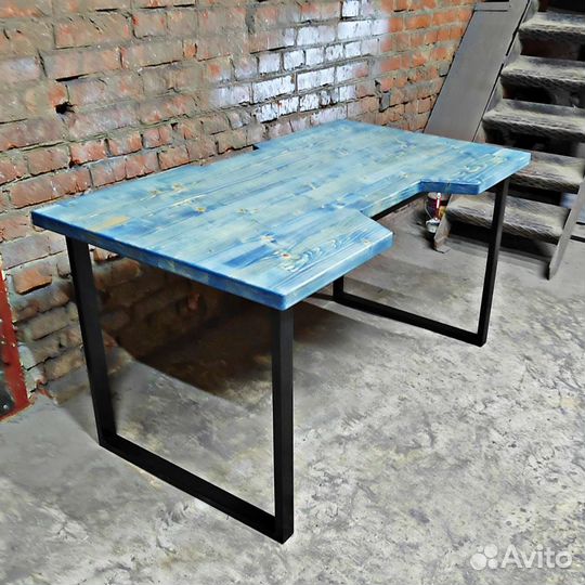 Компьютерный стол / игровой стол