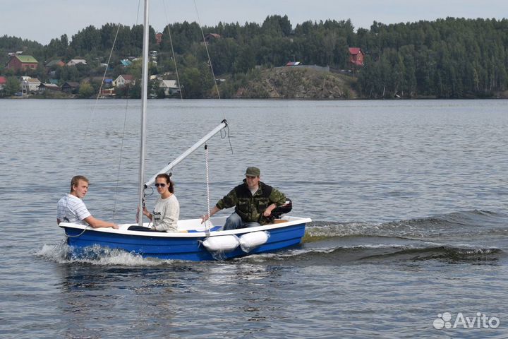 Пластиковая парусная лодка Виза Комби - 395