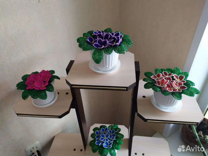 Фиалки из бисера