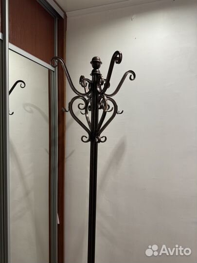 Вешалка кованая