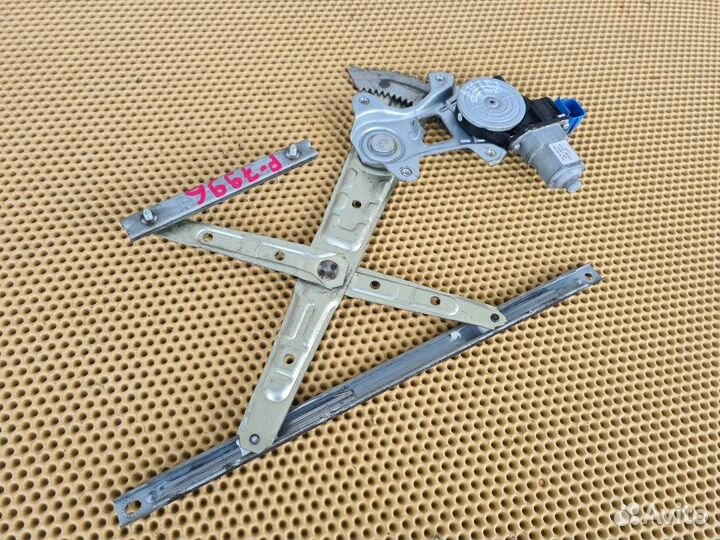 Стеклоподъемник задний правый Infiniti M25 M37 Q70