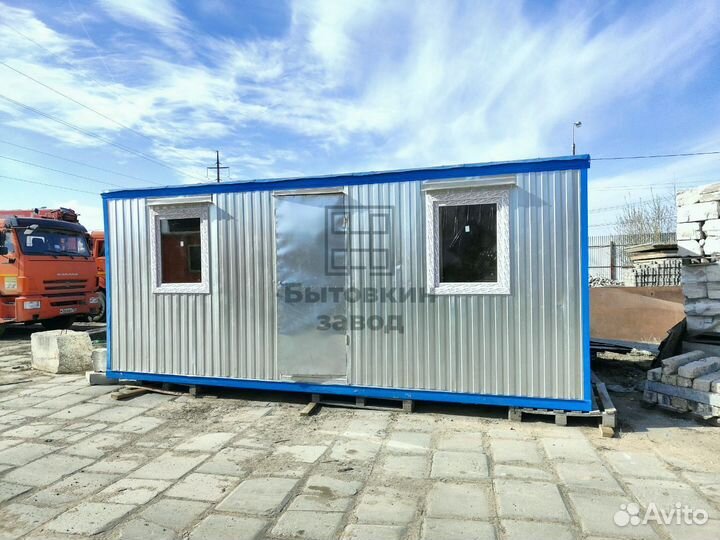 Блок контейнеры металлические. Вагончики для проживания