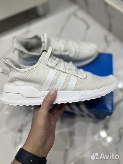 Кроссовки мужские adidas 42,5