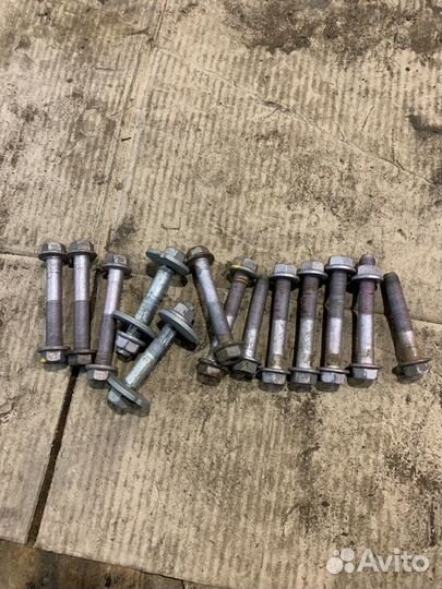 Болт крепления рычага задний Mazda 3 BM pevps 2017