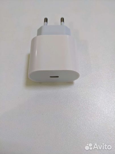 Адаптер (зарядка) Apple 20W USB-C Power Adapter