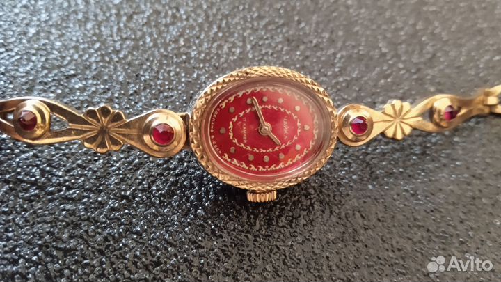 Часы женские Чайка