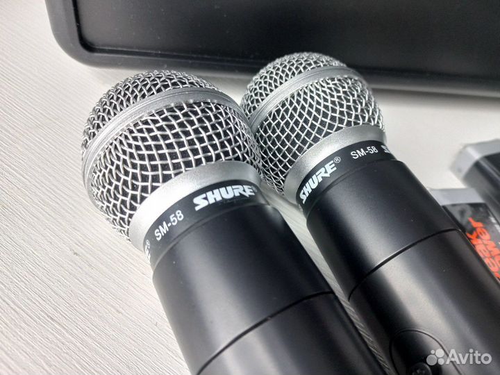 Микрофоны Shure Два беспроводных радио микрофона