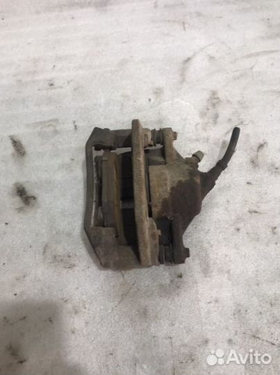 Суппорт передний левый Ford Mondeo 3